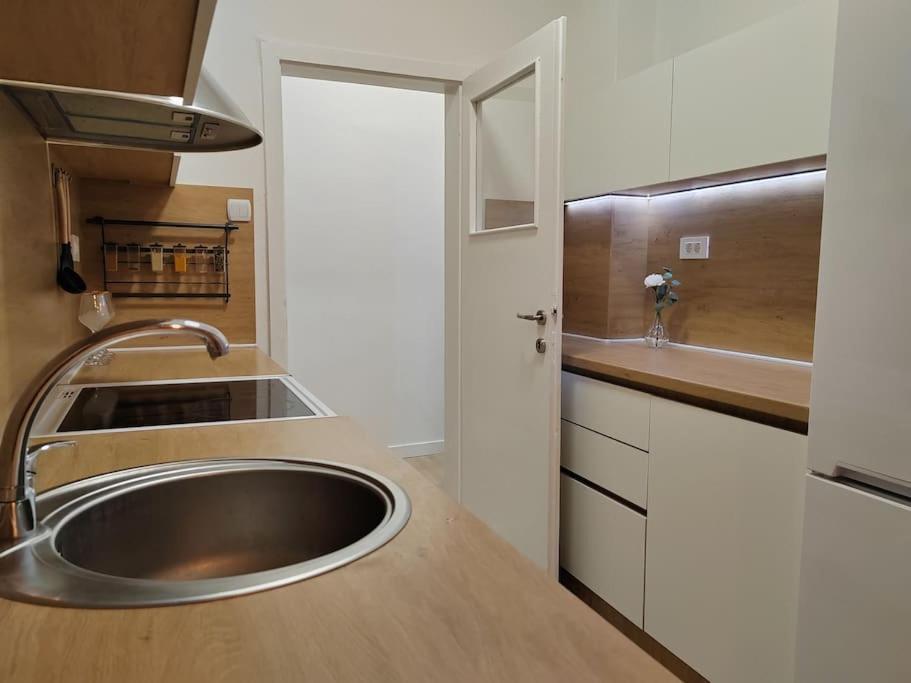 City Sqare Apartment Verde Skopje Exterior photo